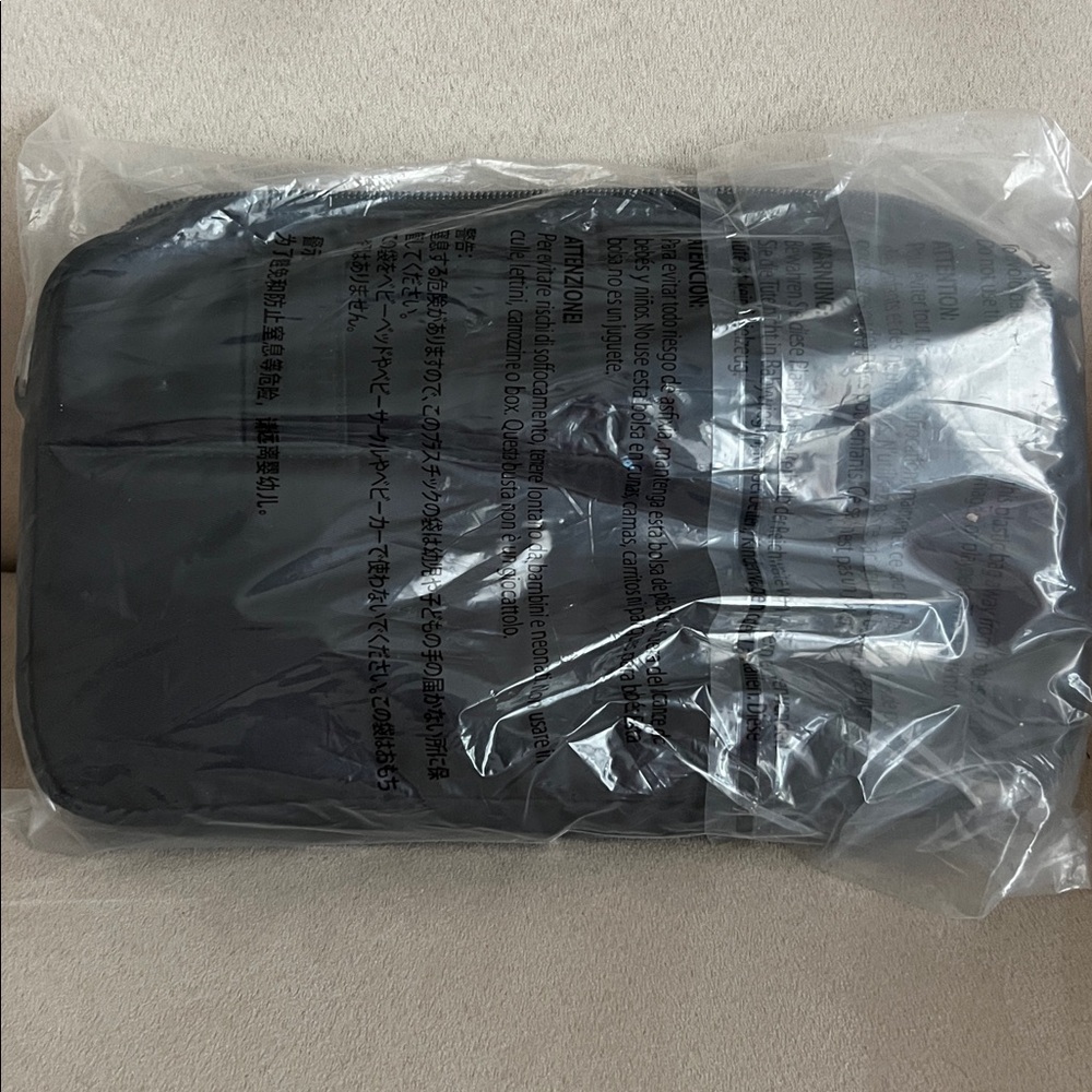 NWT Lug Switcheroo Crossbody Bag in Black - Picture 3 of 11